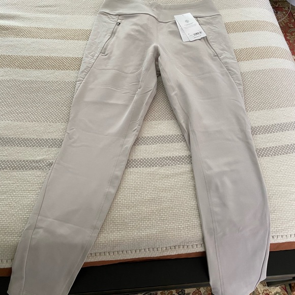 Athleta Peak Hybrid Fleece Tight, size medium, birch grey, NWOT - Picture 7 of 10